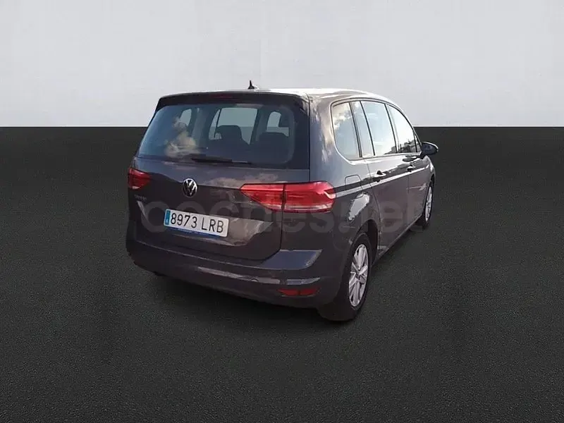Usado VW Touran Edition 122 CV (89 kW) 2021 Gris / plata Monovolumen