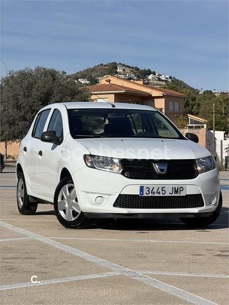 Usado Dacia Sandero Ambiance 75 CV (55 kW) 2016 Blanco Berlina