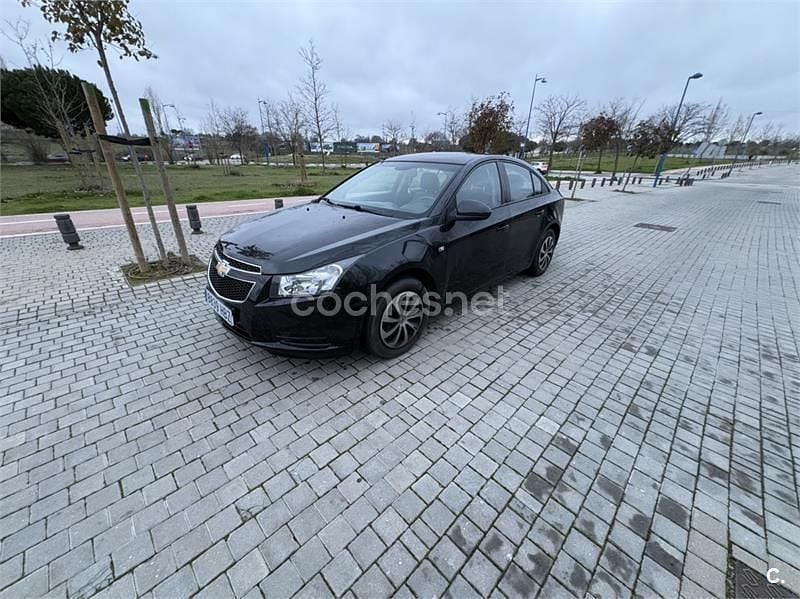 Usado Chevrolet Cruze LS 113 CV (83 kW) 2011 Negro Berlina