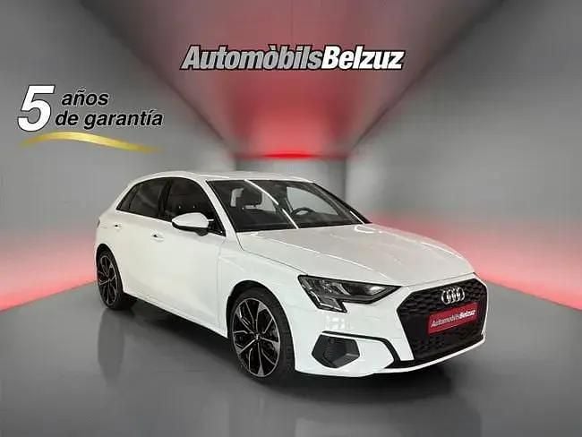 Käytetty Audi A3 Advanced Plus 116 HP (85 kW) 2023 Valkoinen Sedan