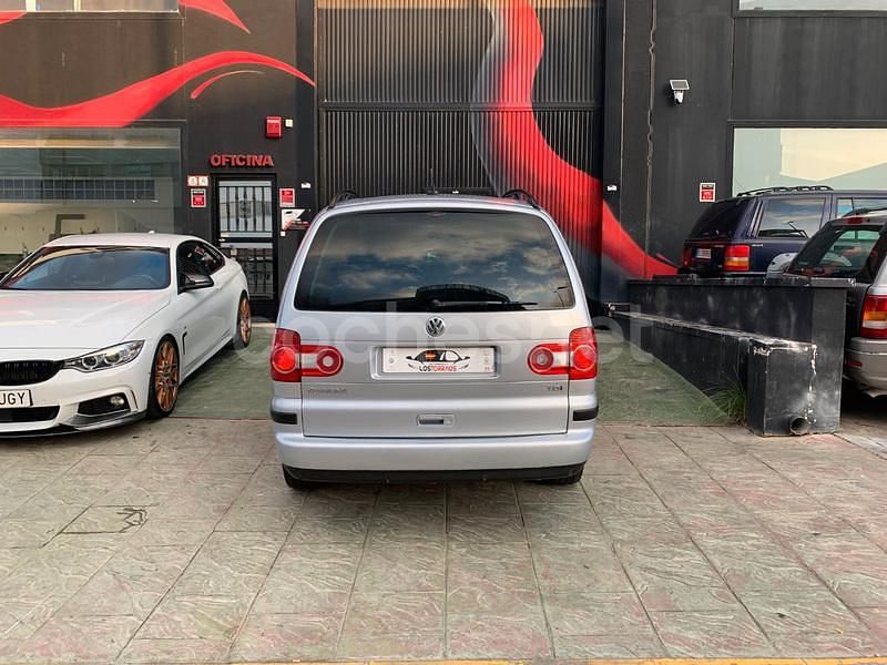 Usado VW Sharan Trendline 115 CV (84 kW) 2007 Gris / plata Monovolumen