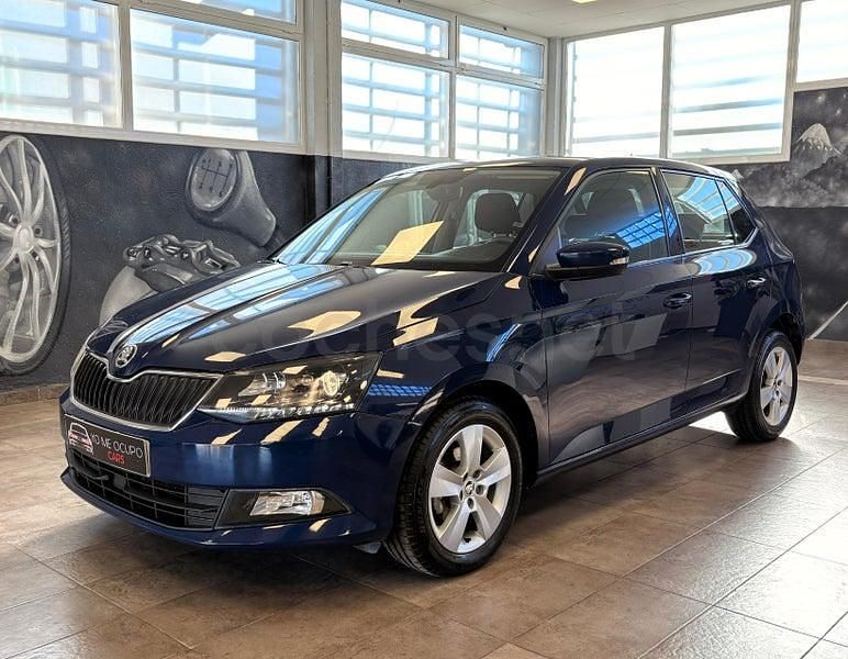 Usado Skoda Fabia Active 75 CV (55 kW) 2018 Azul Berlina