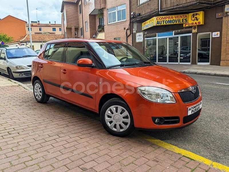 Naranja Usado 2009 Skoda Fabia Berlina | 6900 € - Imagen 1/4