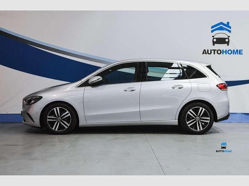 Usado Mercedes B180 116 CV (85 kW) 2021 Gris Monovolumen