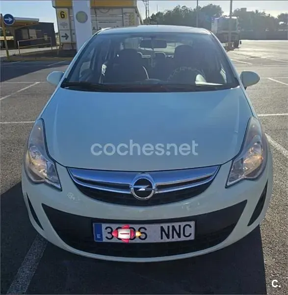 Usado Opel Corsa Essentia 65 CV (47 kW) 2012 Verde Utilitario