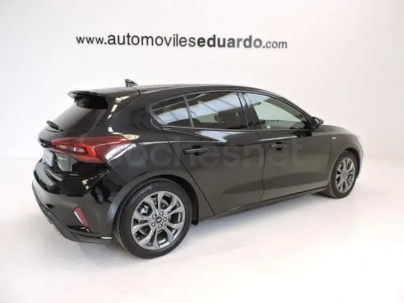 Usado Ford Focus ST-Line 125 CV (91 kW) 2023 Negro Berlina