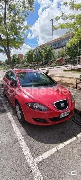 Usado Seat Leon Reference 105 CV (77 kW) 2007 Rojo Utilitario