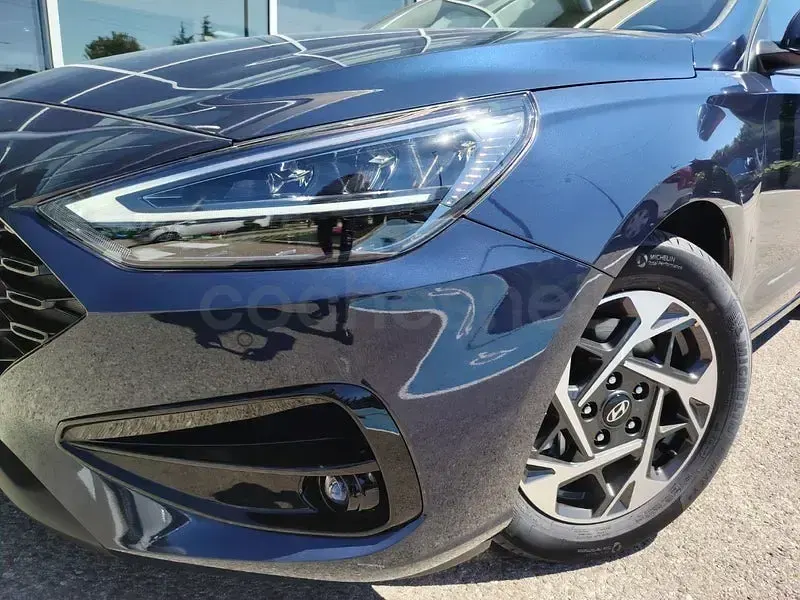 Nuevo Hyundai i30 100 CV (73 kW) 2026 Azul Berlina