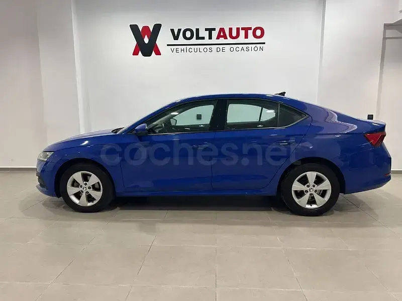 Usado Skoda Octavia Active 115 CV (84 kW) 2022 Azul Berlina