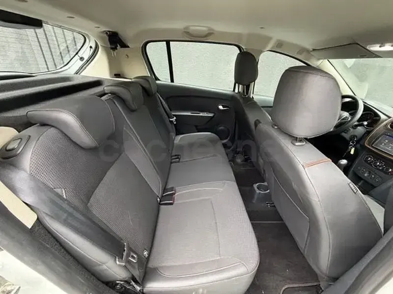 Usado Dacia Sandero Stepway 90 CV (66 kW) 2017 Blanco Berlina
