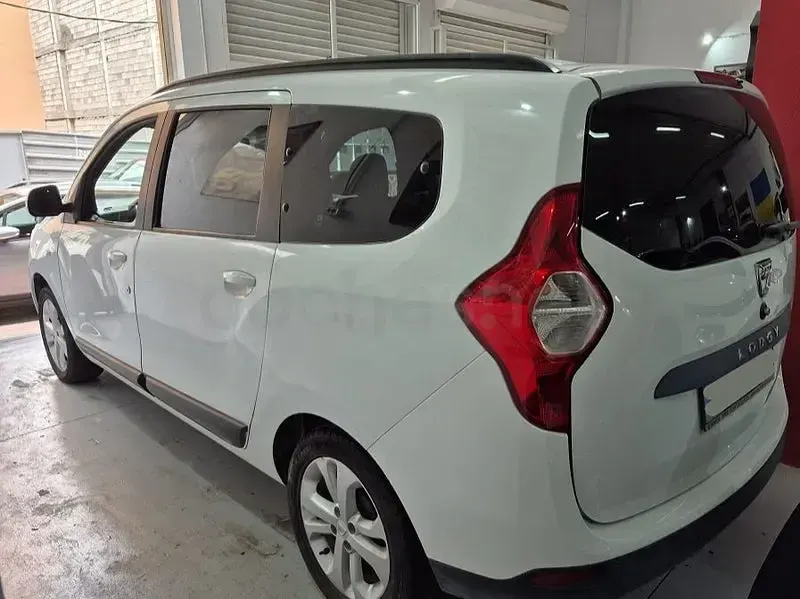 Occasion Dacia Lodgy Lauréate 115 ch (84 kW) 2016 Blanc Monospace