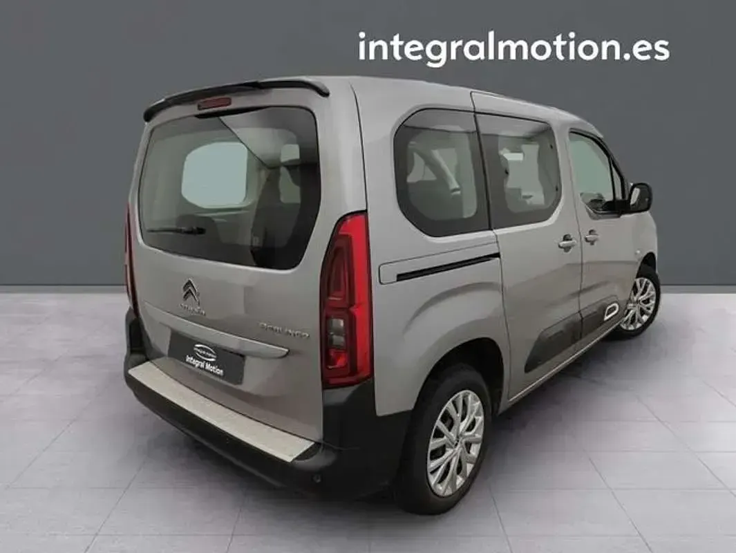 Usado Citroën Berlingo Feel 102 CV (75 kW) 2022 Gris Monovolumen