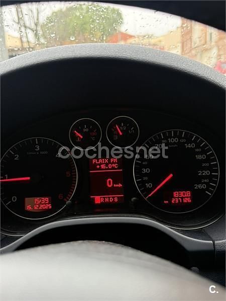 Usado Audi A3 Ambiente 140 CV (102 kW) 2006 Azul Utilitario