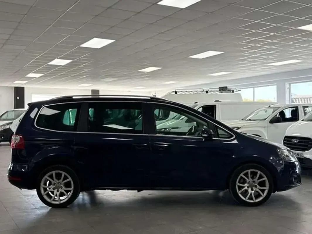 Usado Seat Alhambra Ecomotive 140 CV (102 kW) 2013 Azul Monovolumen