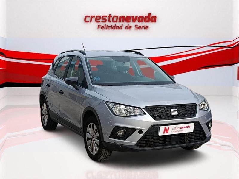 Usado Seat Arona Reference 90 CV (66 kW) 2020 Gris SUV
