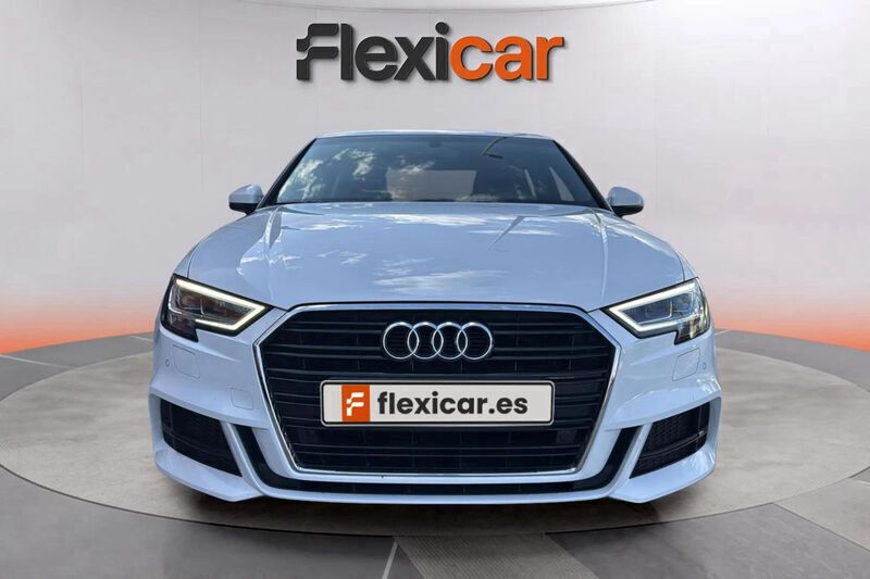 Usado Audi A3 Attraction 117 CV (86 kW) 2018 Blanco Berlina