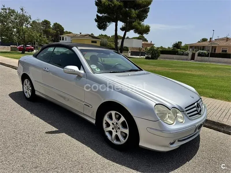 Usado Mercedes CLK200 Elegance 163 CV (119 kW) 2004 Gris / plata Descapotable