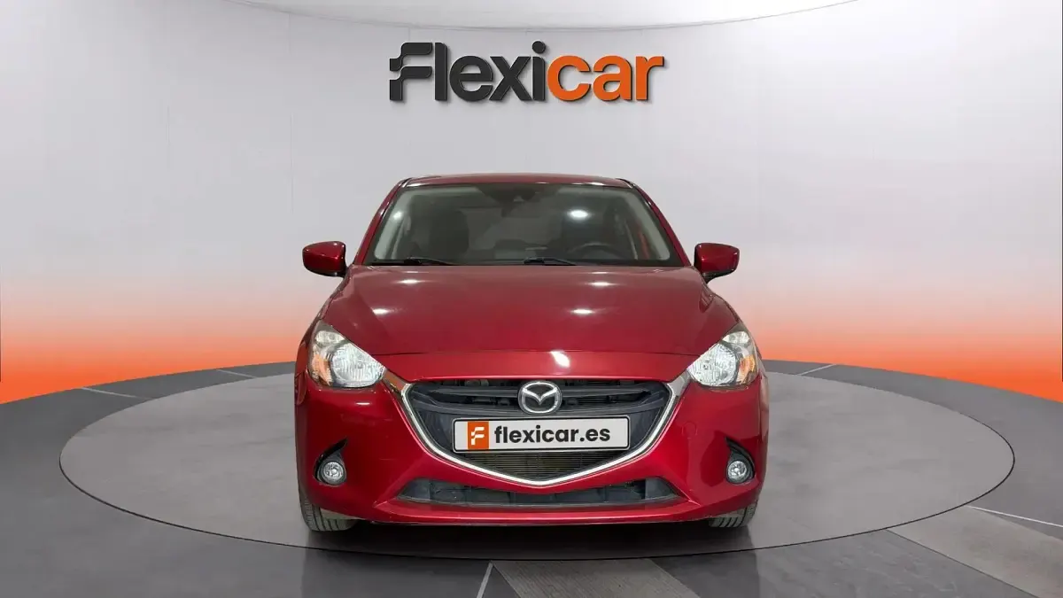 Usado Mazda 2 Style 90 CV (66 kW) 2016 Granate Berlina