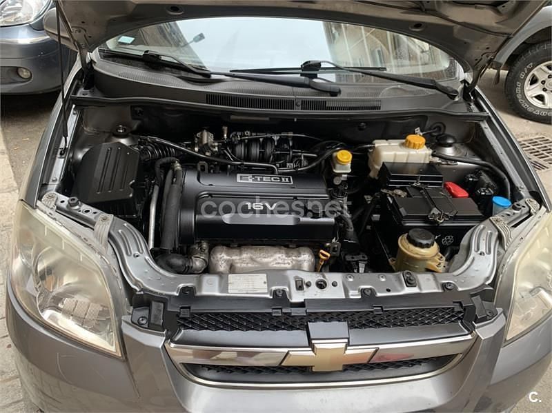 Usado Chevrolet Aveo LT 94 CV (69 kW) 2008 Gris / plata Berlina