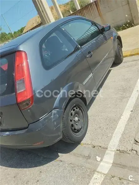 Usado Ford Fiesta 80 CV (58 kW) 2005 Negro Utilitario