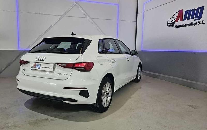 Usado Audi A3 Sportback e-tron Advanced Plus 109 CV (80 kW) 2021 Blanco Utilitario