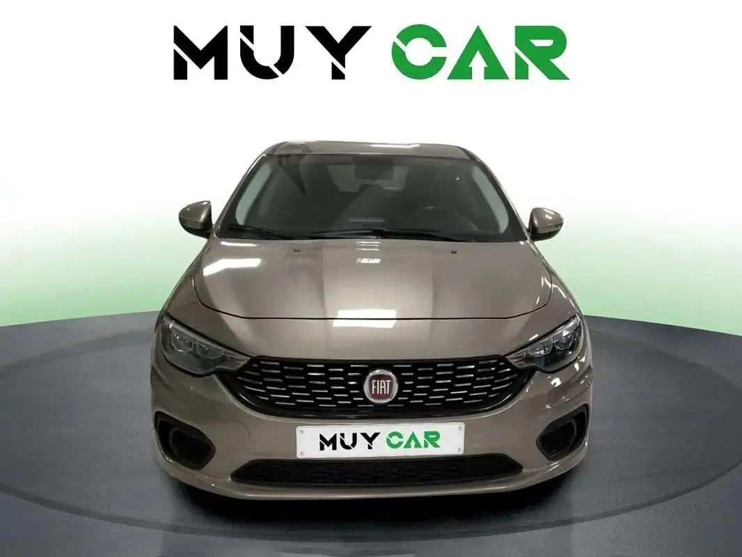 Usado Fiat Tipo Business 95 CV (69 kW) 2019 Beige Familiar