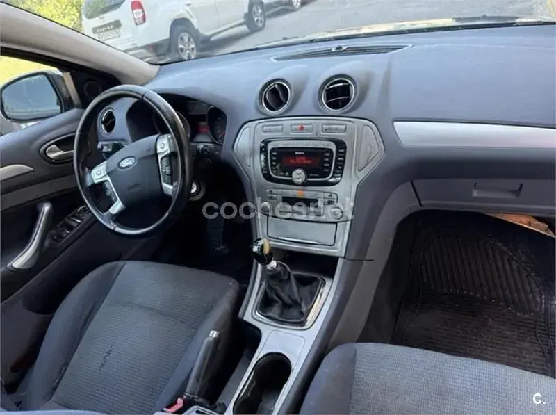 Usado Ford Mondeo Ambiente 125 CV (91 kW) 2007 Negro Berlina
