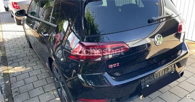 Usado VW Golf VII GTI 245 CV (180 kW) 2019 Negro Berlina