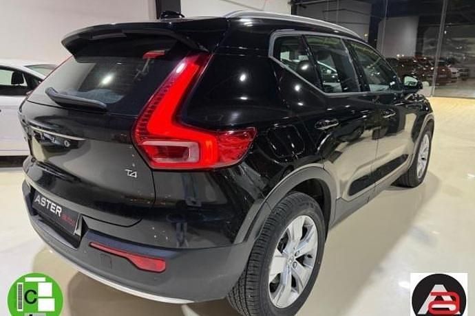 Usado Volvo XC40 Momentum 190 CV (139 kW) 2018 Negro SUV