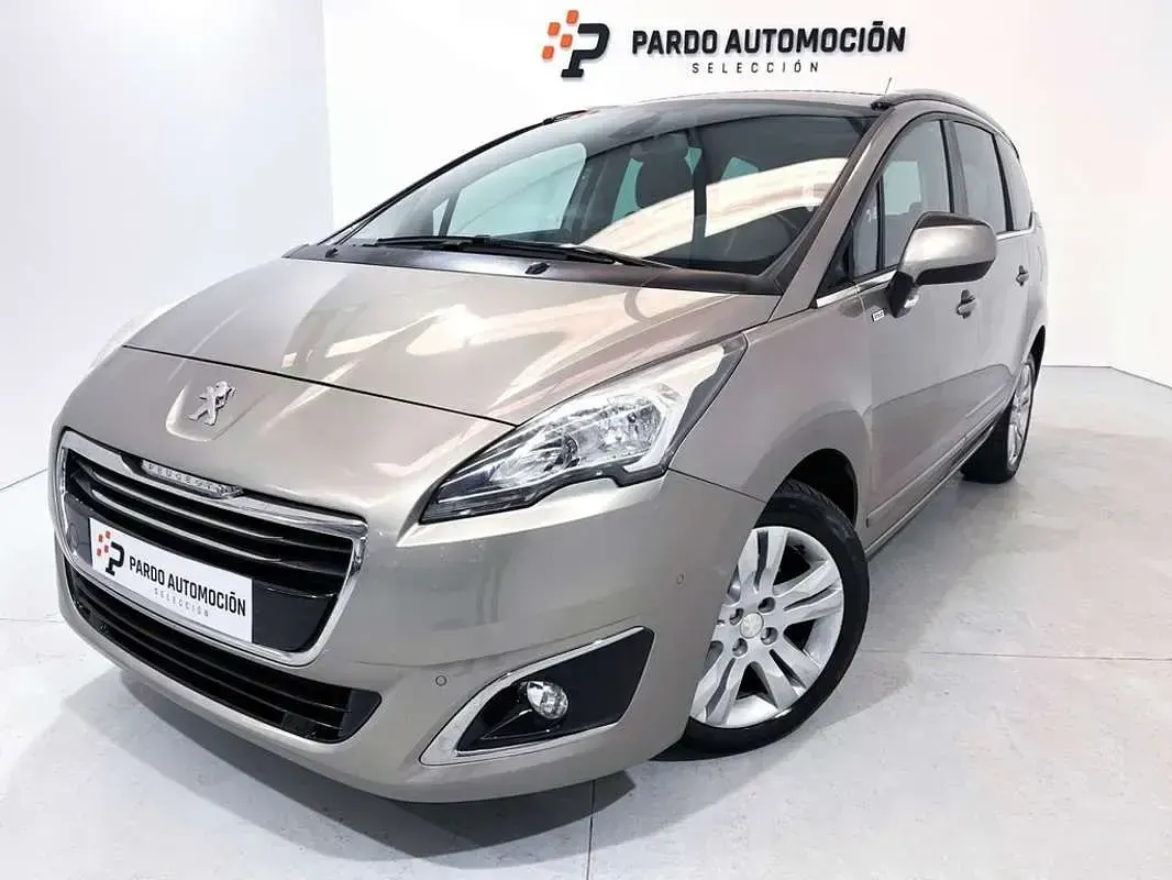 Usado Peugeot 5008 Style 120 CV (88 kW) 2017 Gris Monovolumen