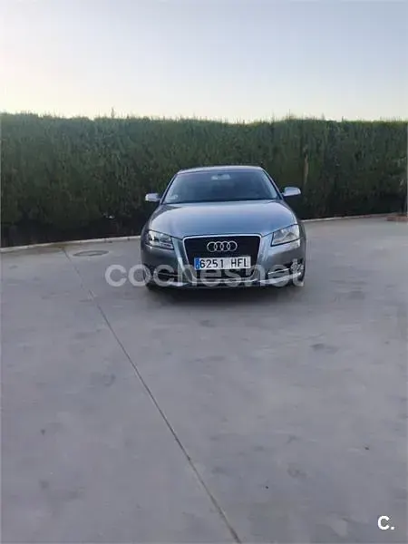 Usado Audi A3 Ambiente 105 CV (77 kW) 2011 Gris / plata Utilitario