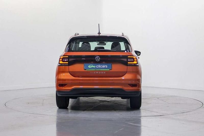 Usado VW T-Cross Sport 110 CV (80 kW) 2021 Naranja SUV