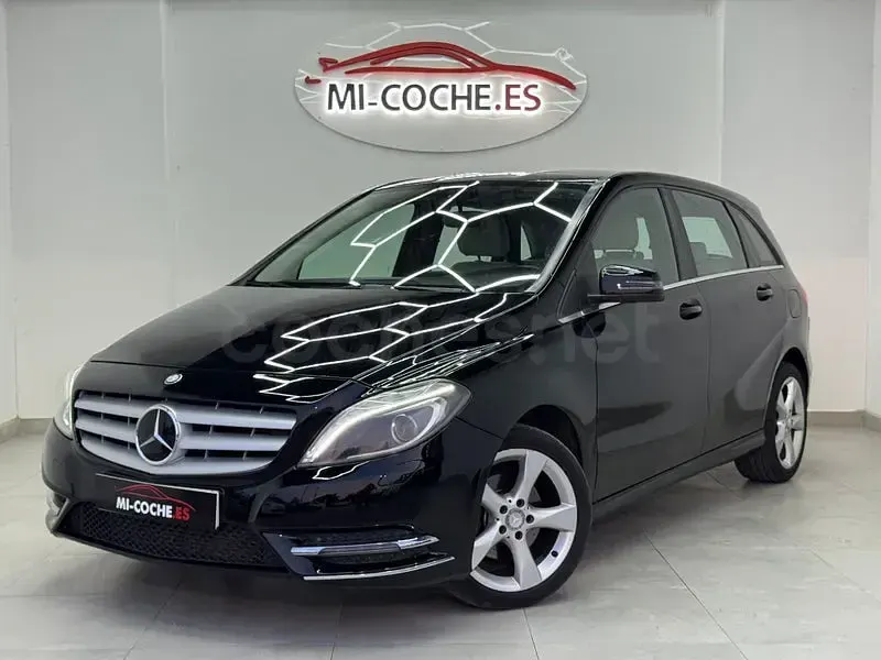 Usado Mercedes B180 109 CV (80 kW) 2012 Negro Utilitario