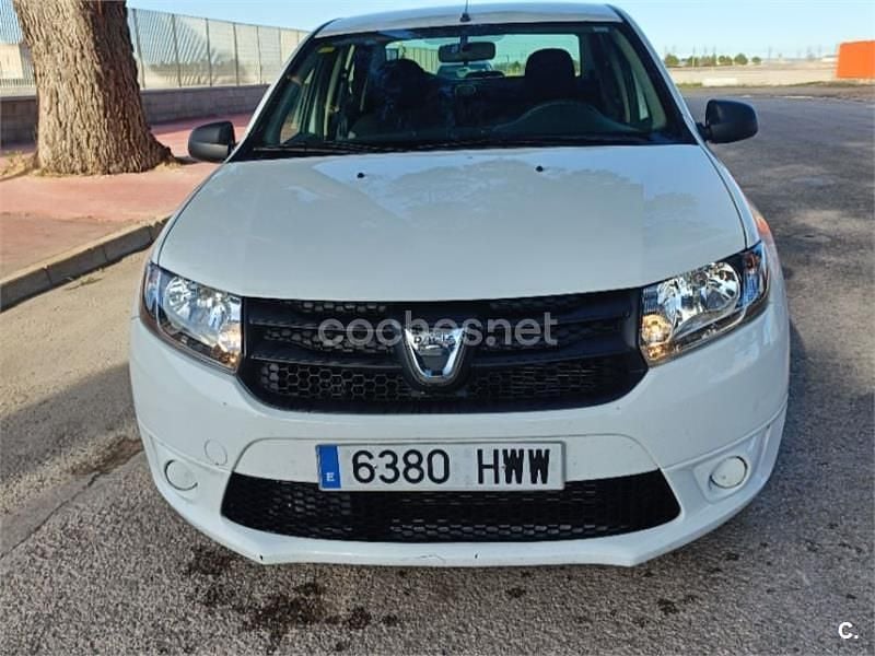 Usado Dacia Logan Ambiance 90 CV (66 kW) 2014 Blanco Berlina