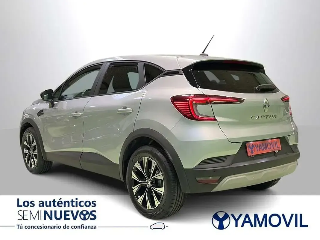 Usado Renault Captur Evolution 140 HP (102 kW) 2023 Cinzento SUV