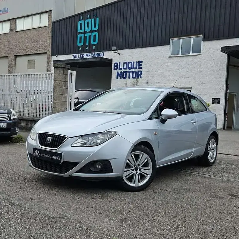 Usado Seat Ibiza 86 CV (63 kW) 2008 Gris Utilitario