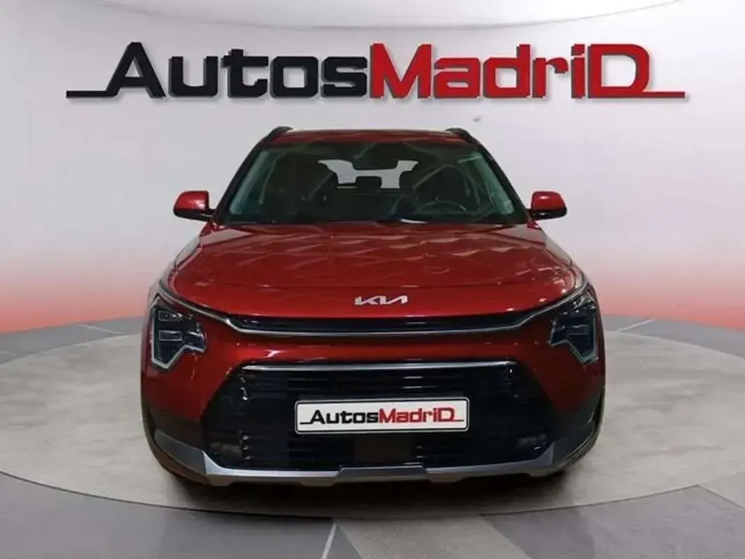 Usado Kia Niro 141 CV (103 kW) 2022 Rojo SUV
