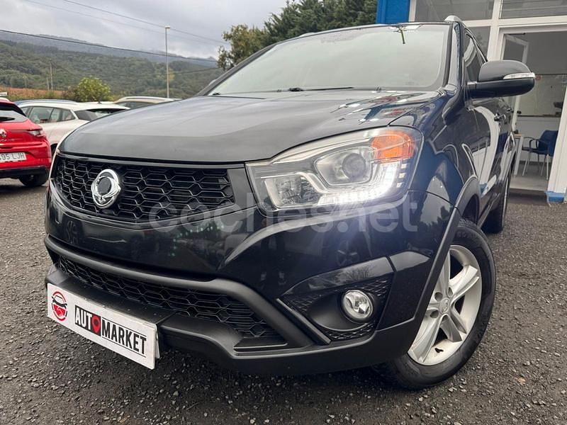 Negro Usado 2015 Ssangyong (KGM) Korando SUV | 8490 € (Precio justo) - Imagen 1/4