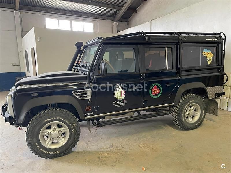 Usado Land Rover Defender SE 122 CV (89 kW) 2010 Negro Familiar