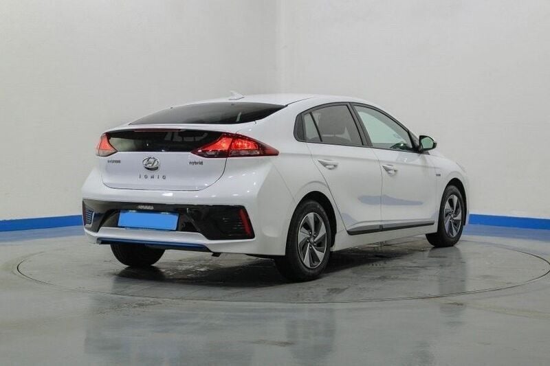 Usado Hyundai Ioniq 141 CV (103 kW) 2017 Blanco Utilitario