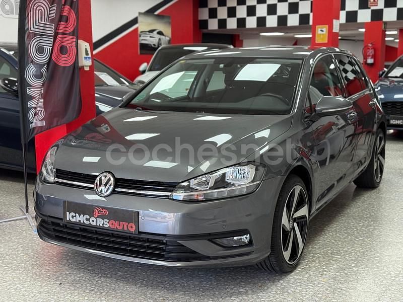 Gris / plata Usado 2018 VW Golf VII Advance Berlina | 14.990 € (Precio justo) - Imagen 1/4