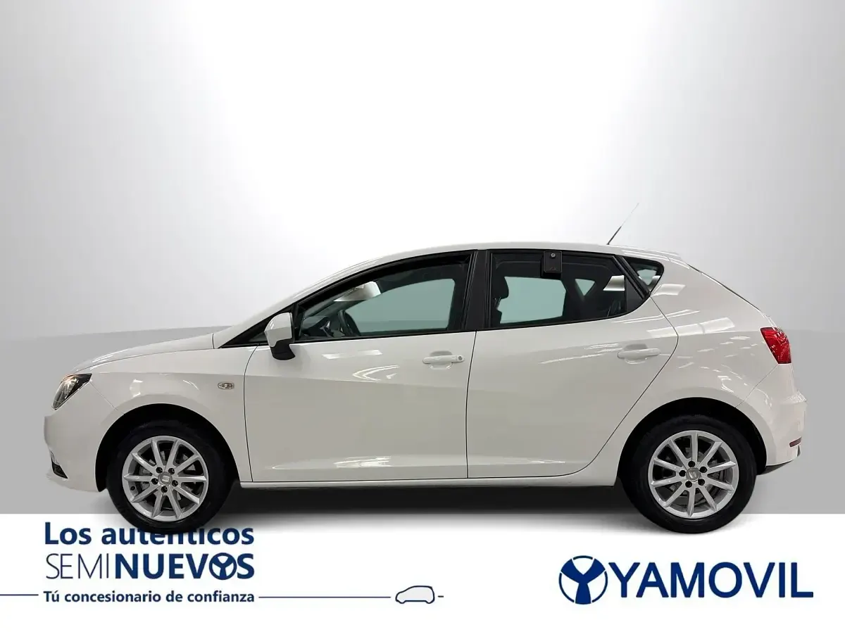Usado Seat Ibiza Reference 90 CV (66 kW) 2013 Blanco Berlina