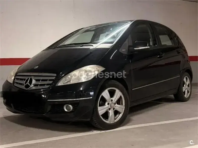 Usado Mercedes A180 Avantgarde 109 CV (80 kW) 2009 Negro Monovolumen
