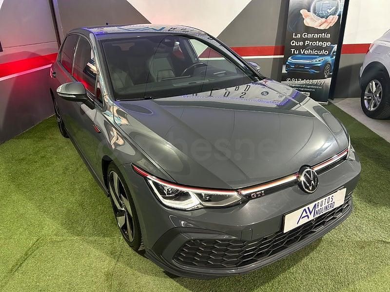Usado VW Golf VIII GTI 245 CV (180 kW) 2021 Gris / plata Berlina