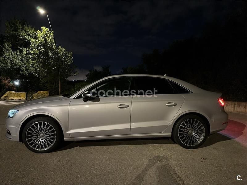 Usado Audi A3 Ambiente 150 CV (110 kW) 2013 Gris / plata Berlina