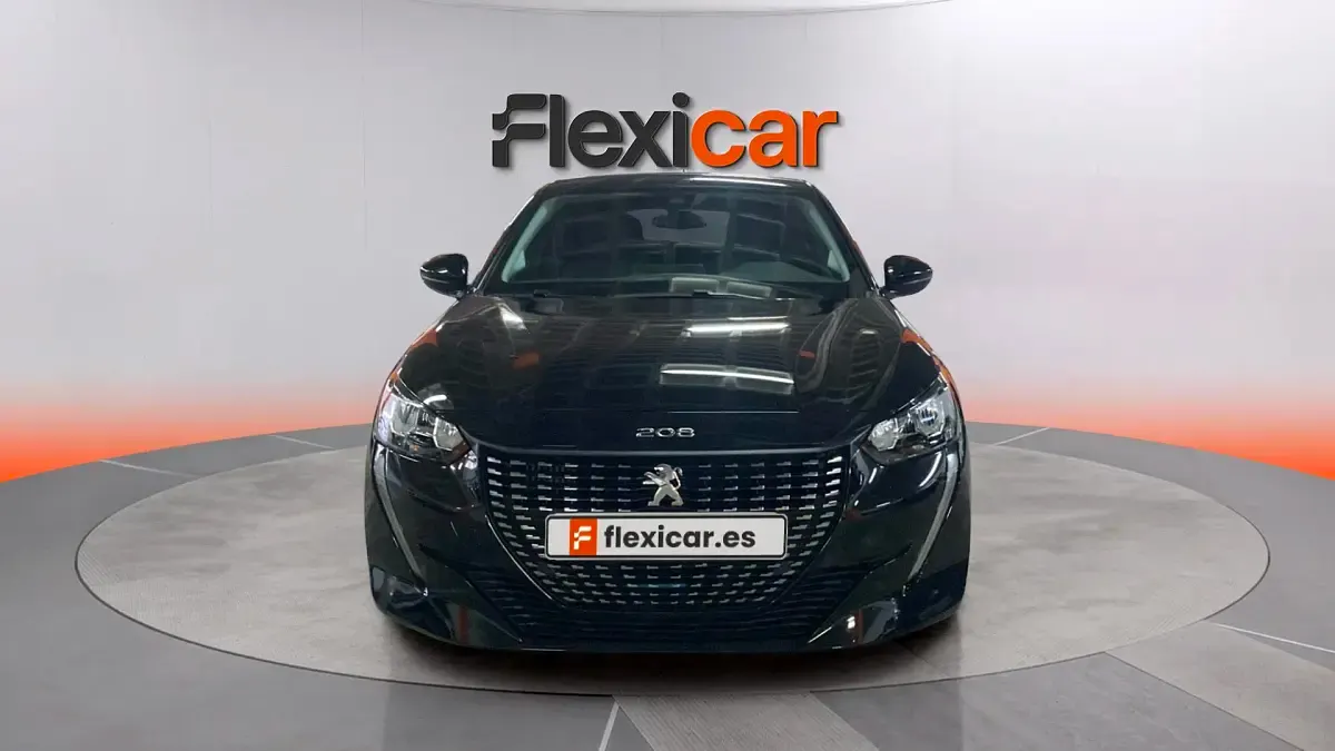 Usado Peugeot 208 Allure 101 CV (74 kW) 2023 Negro Utilitario