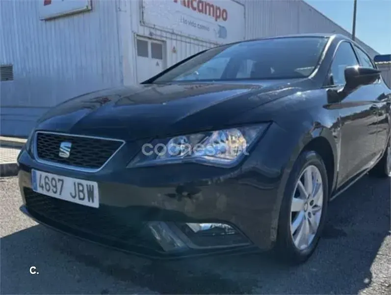 Usado Seat Leon ST Style 110 CV (80 kW) 2014 Negro Familiar
