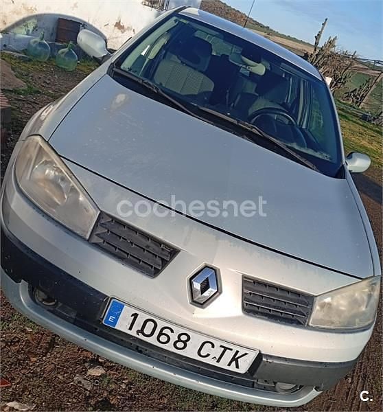 Usado Renault Mégane GrandTour 105 CV (77 kW) 2004 Gris / plata Familiar