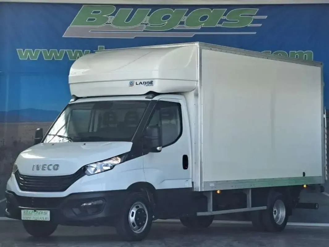 Usado Iveco Daily 160 CV (117 kW) 2023 Blanco Van