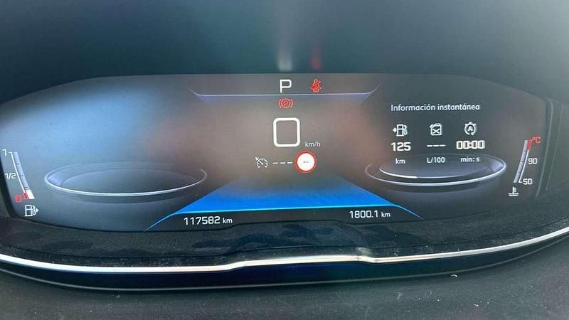 Usado Peugeot 5008 Allure 131 CV (96 kW) 2020 Gris SUV